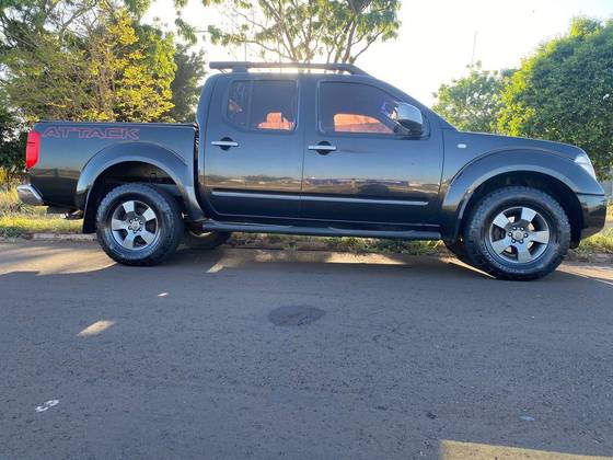 NISSAN FRONTIER 2.5 LE 4X4 CD TURBO ELETRONIC DIESEL 4P AUTOMÁTICO